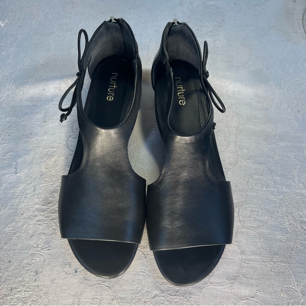 Nurture Grenata Sandals Black Leather Open Toe Block 1” Heel  Back Zipper 7